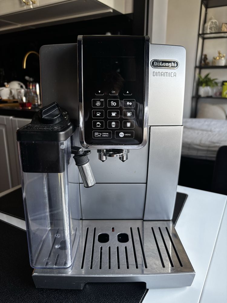 Ekspres cisnieniowy Delonghi dinamica