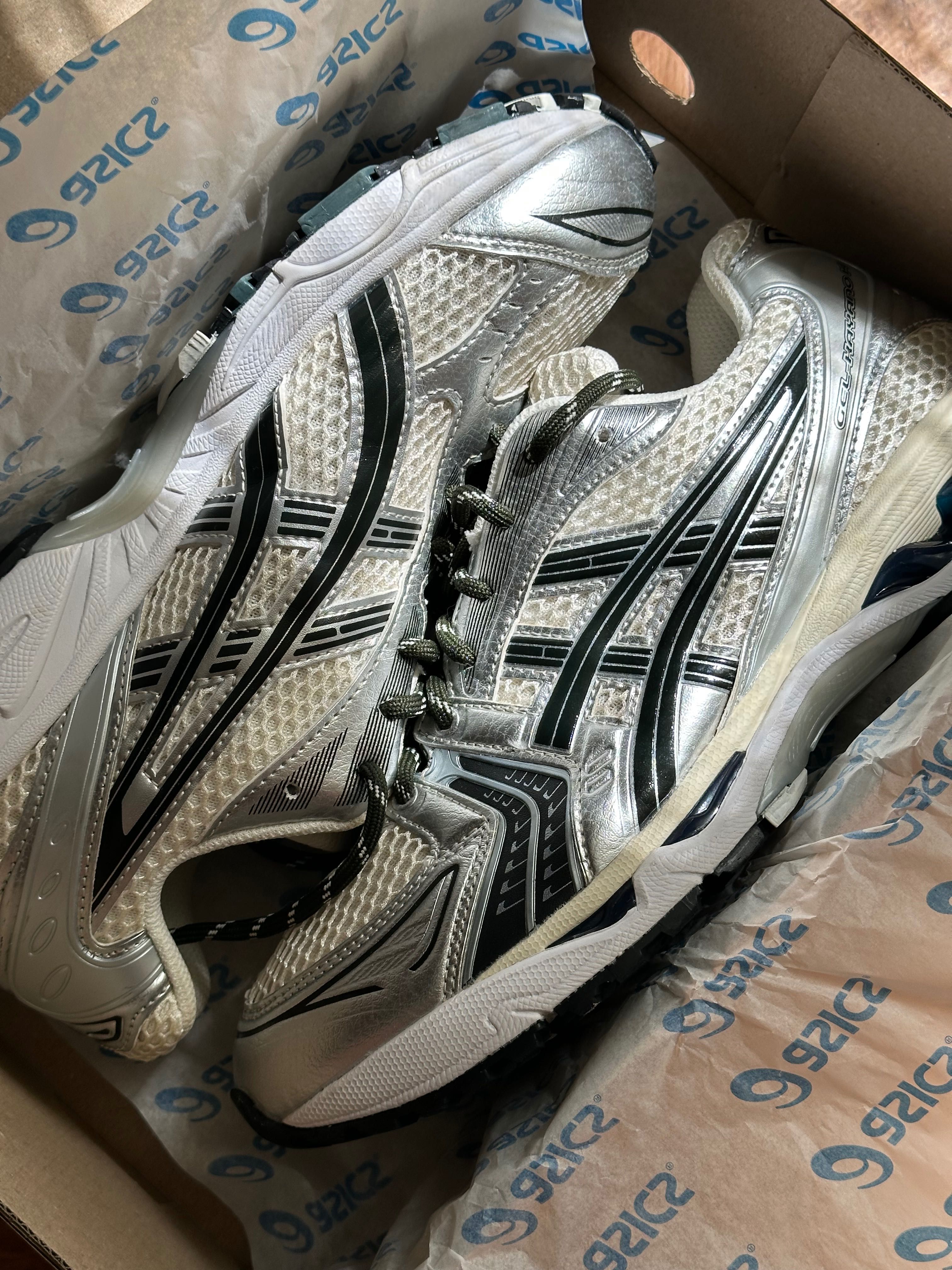 Чоловічі кросівки Asics, 44 розмір, 28 см
