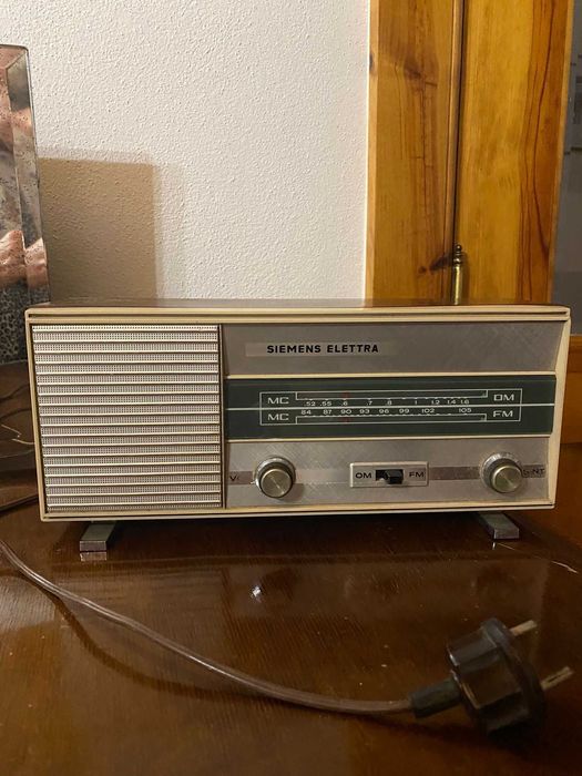 Rádio Vintage Siemens Elettra – Colecionador / Decoração / Funcional