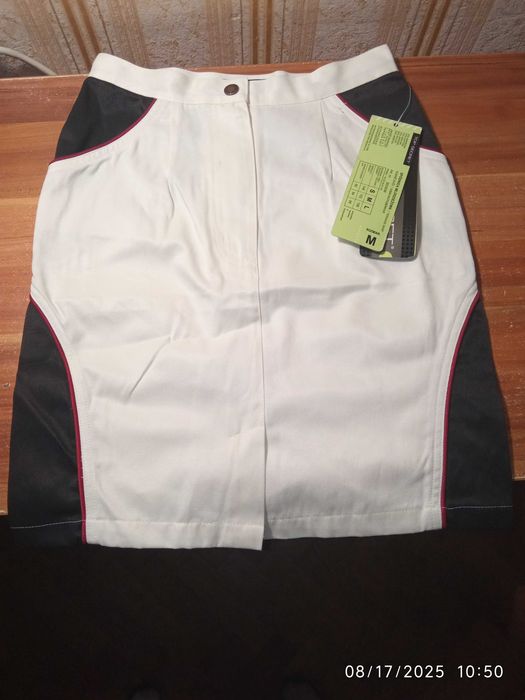 ЛОТ на Дівчинку: НОВІ Спідниці та Джинси 25 Євро/М/152-158/12-15 Років