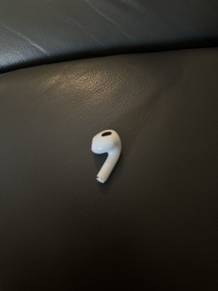 Apple Airpods 3 prawa słuchawka A2564 A2565 oryginalna