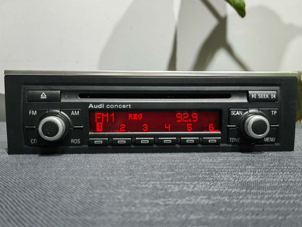 Radio Concert Audi A4 B6 B7 CHROM Kod Klucze Instr.PL Sprawne 100 %