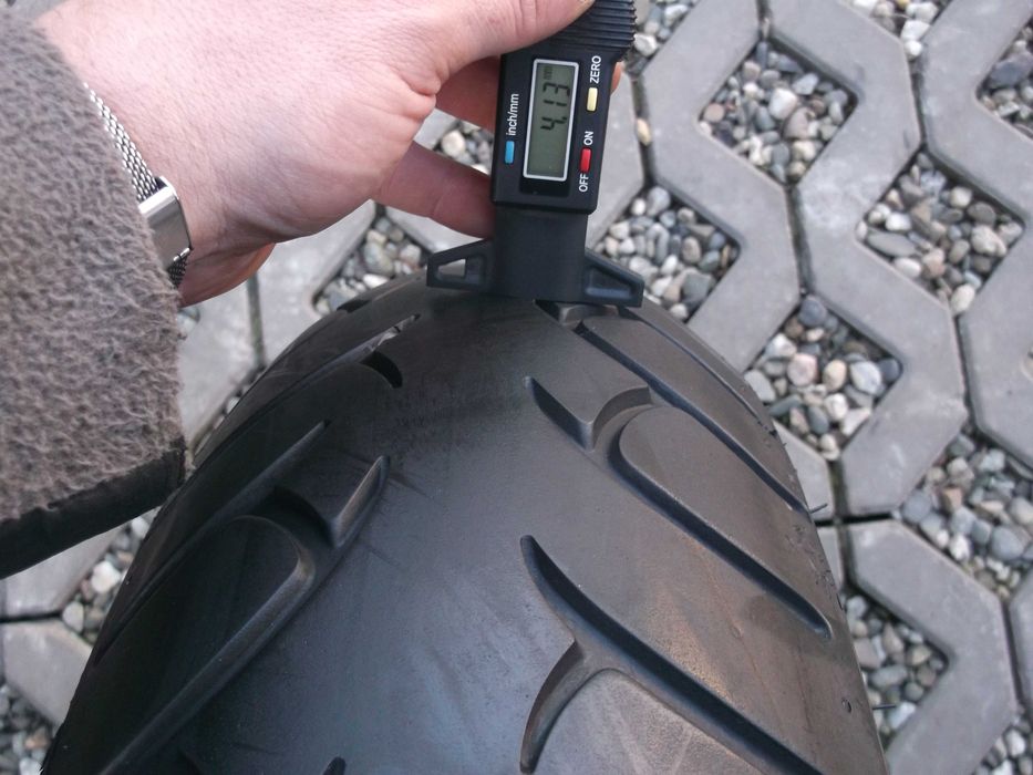 opona 170/60ZR17	Metzeler Roadtec Z6 dot1510 4,1mm