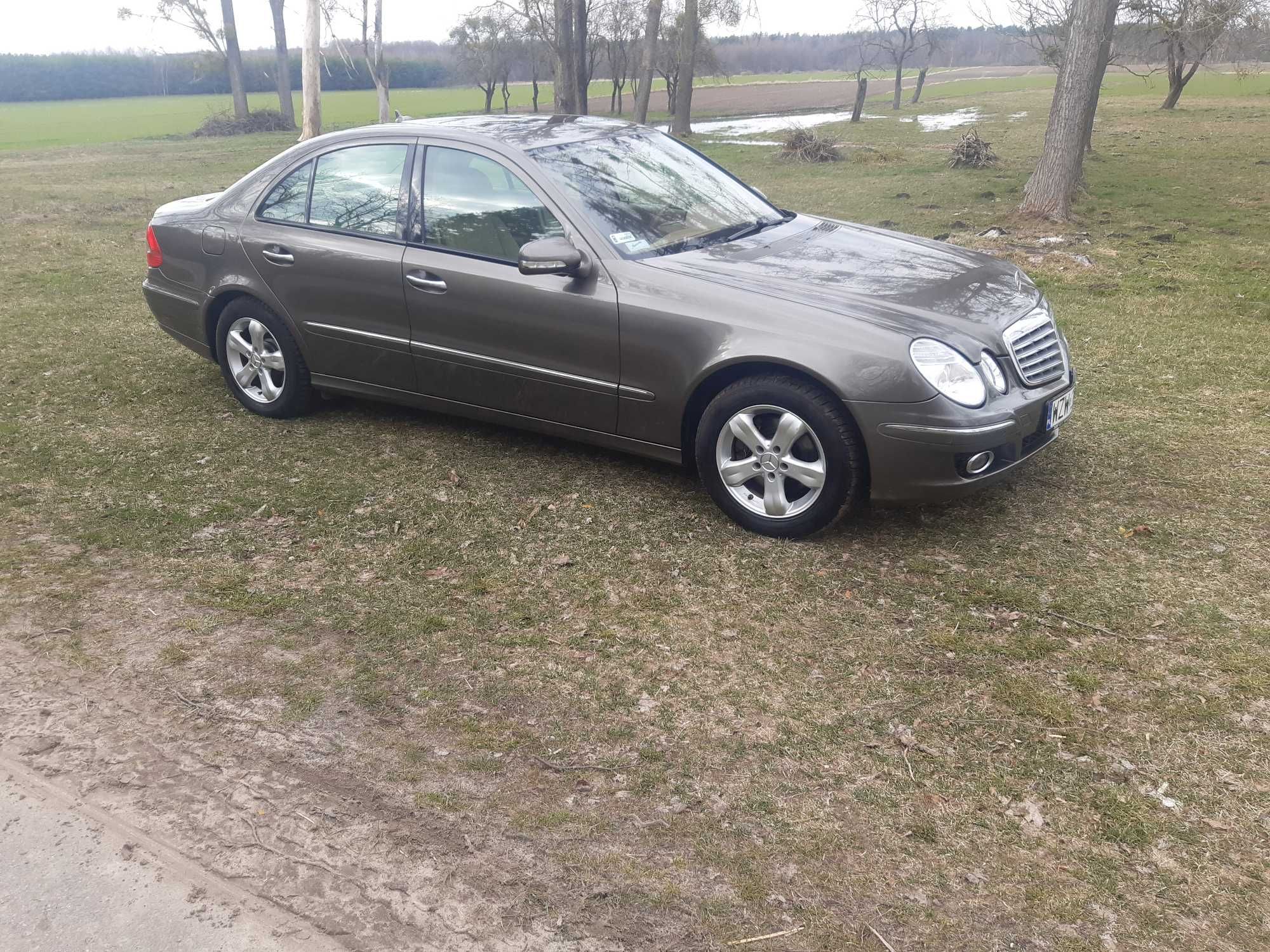 Mercedes-Benz E300 W 211 4-MATIC AUTOMAT 3,0 Benzyna 231 KM