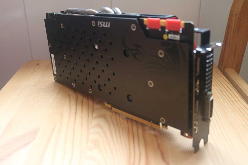 Placa gráfica MSI Nvidia GTX 980ti - 6GB