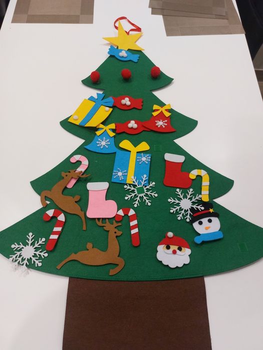 Ялинка з прикрасами з фетру