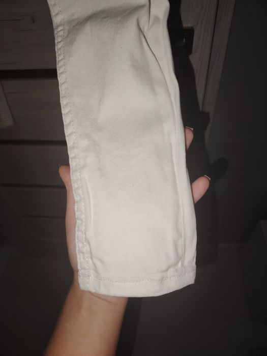 Spodnie białe - wąskie nogawki