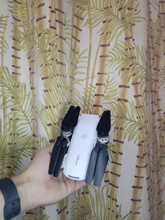 Продам дрон Drone YH-19