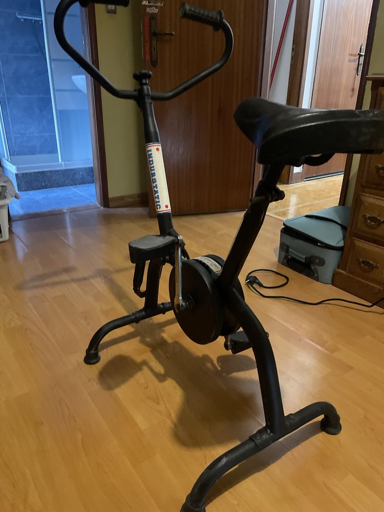 Bicicleta de ginastica como nova