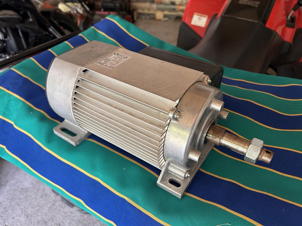 Silnik elektryczny stołowy przecinarki EBF 80L 2-F/002-14TK/62