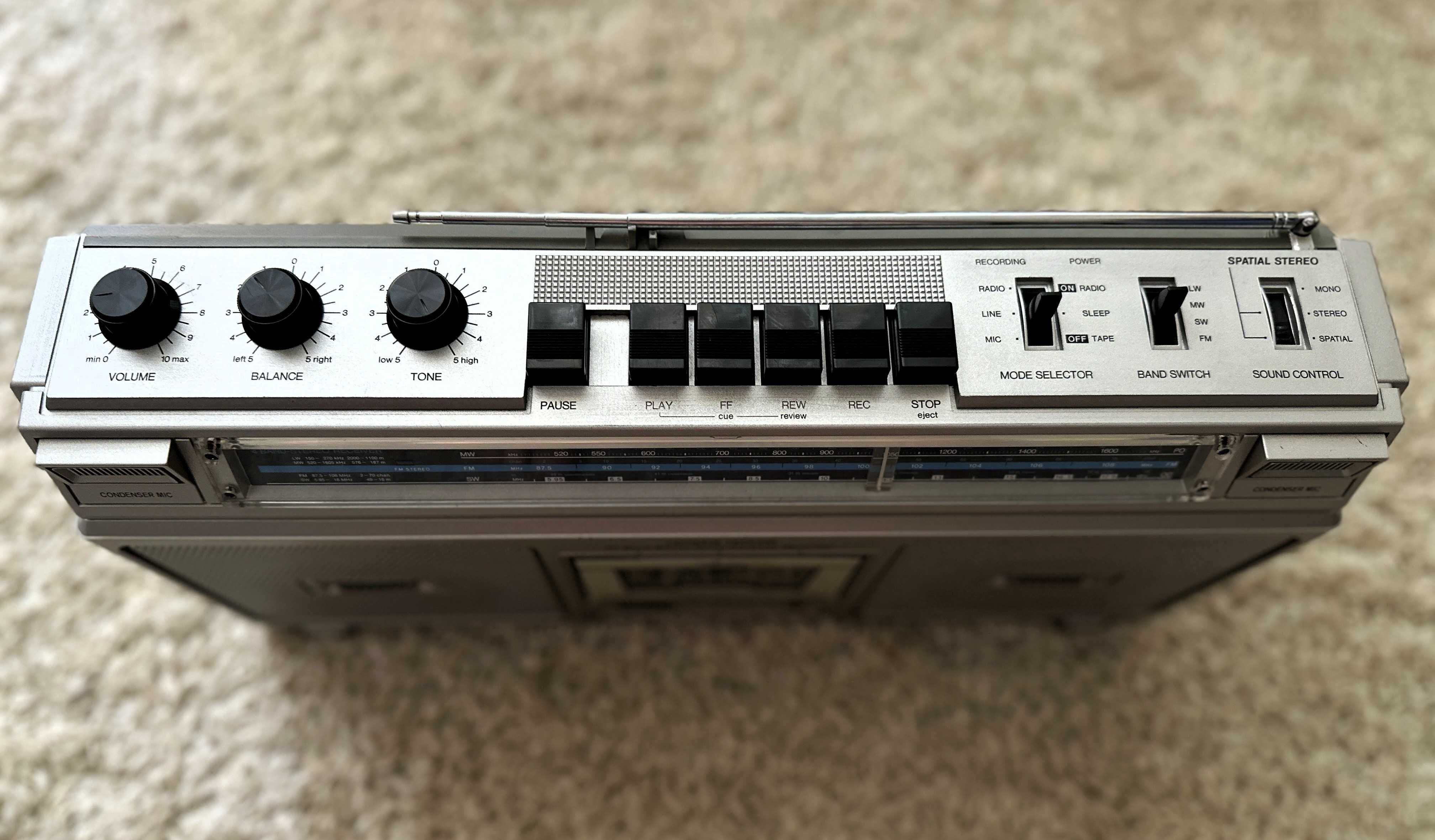 магнитола PHILIPS D8214