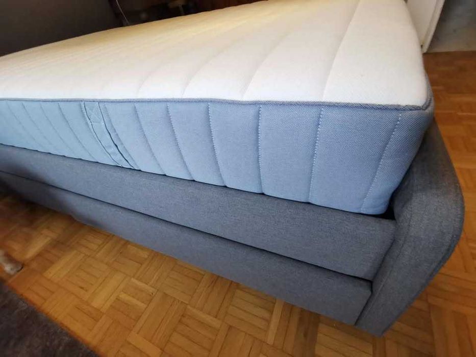 IKEA łóżko tapicerowane Hauga 140x200 cm z szufladami i materacem