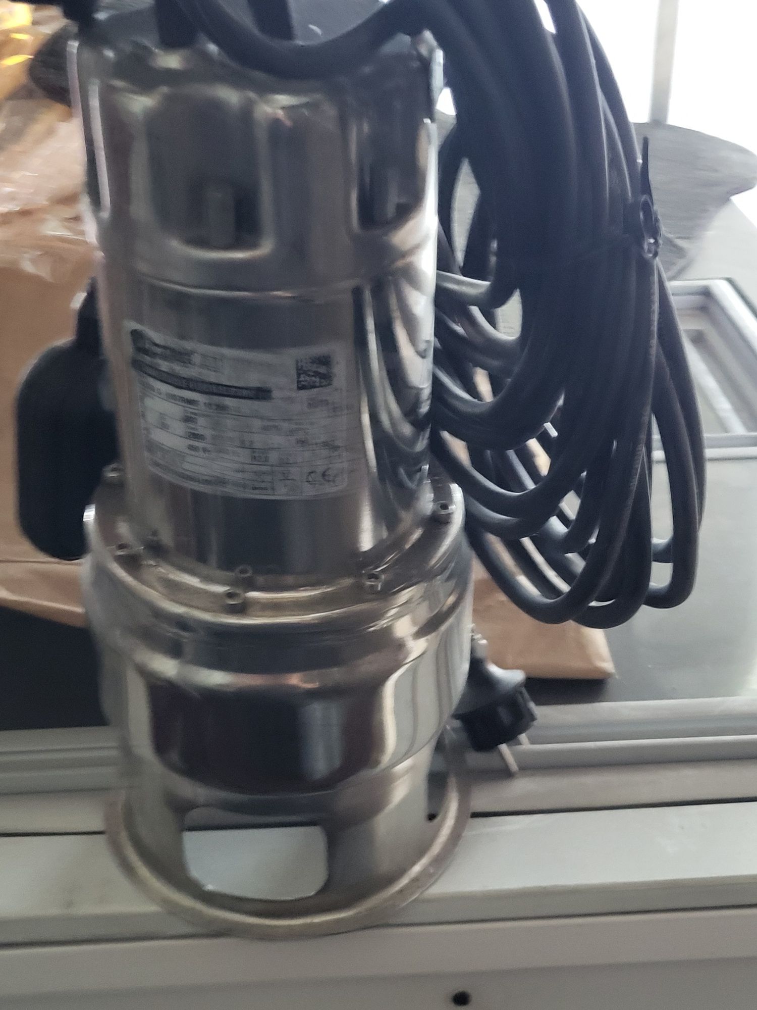 Bomba de agua com boia