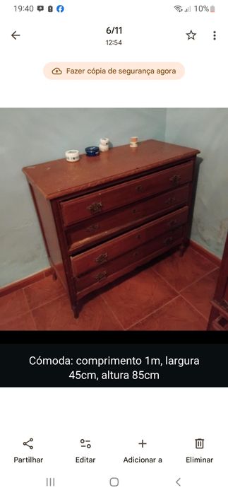 Cómoda de madeira antiga