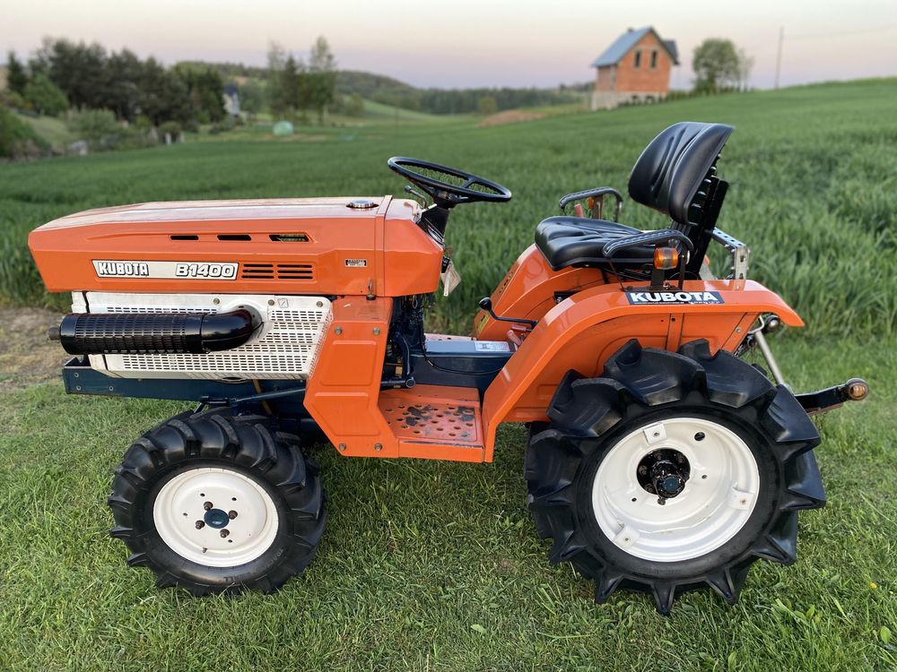 Traktorek Ogrodniczy Kubota B1400 4x4 Wałek Podnośnik