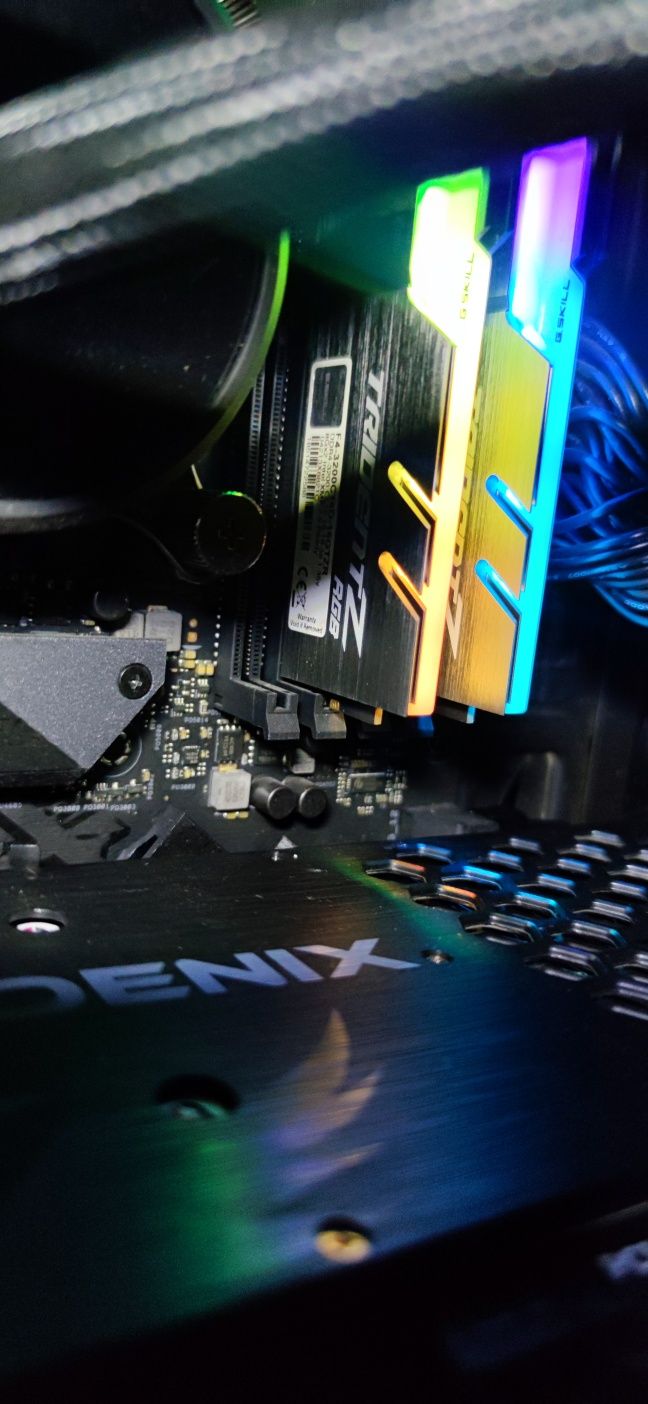 Оперативная память trident z f4-3200c16d-16gtzr. 16гб 2 плашки по 8гб