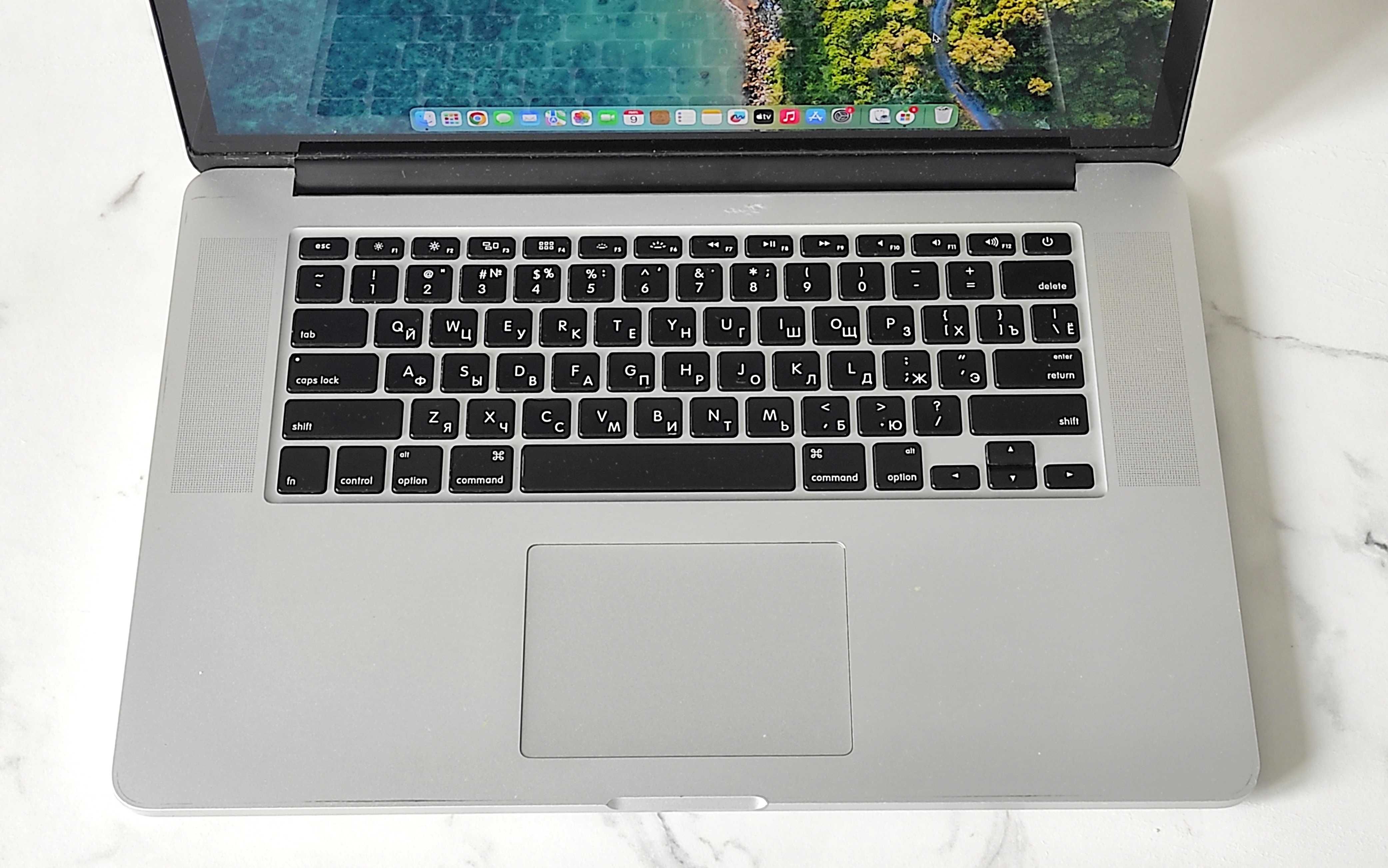 MacBook Pro 16/256ГБ, IPS 2.5K 15,4", Core i7, 3-5 годин Ноутбук Apple