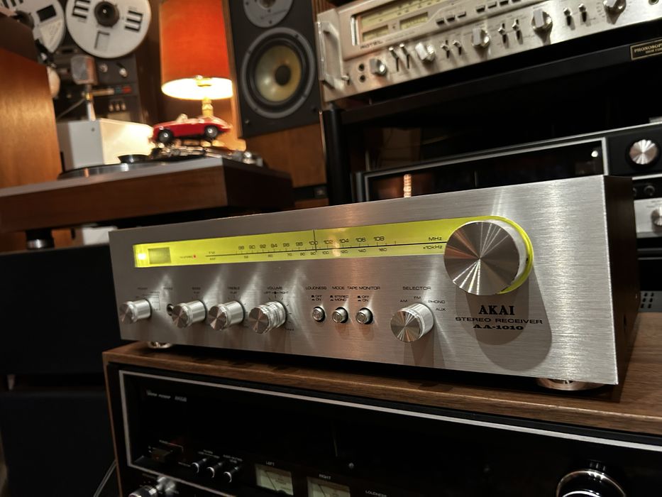 Amplituner Akai AA-1010