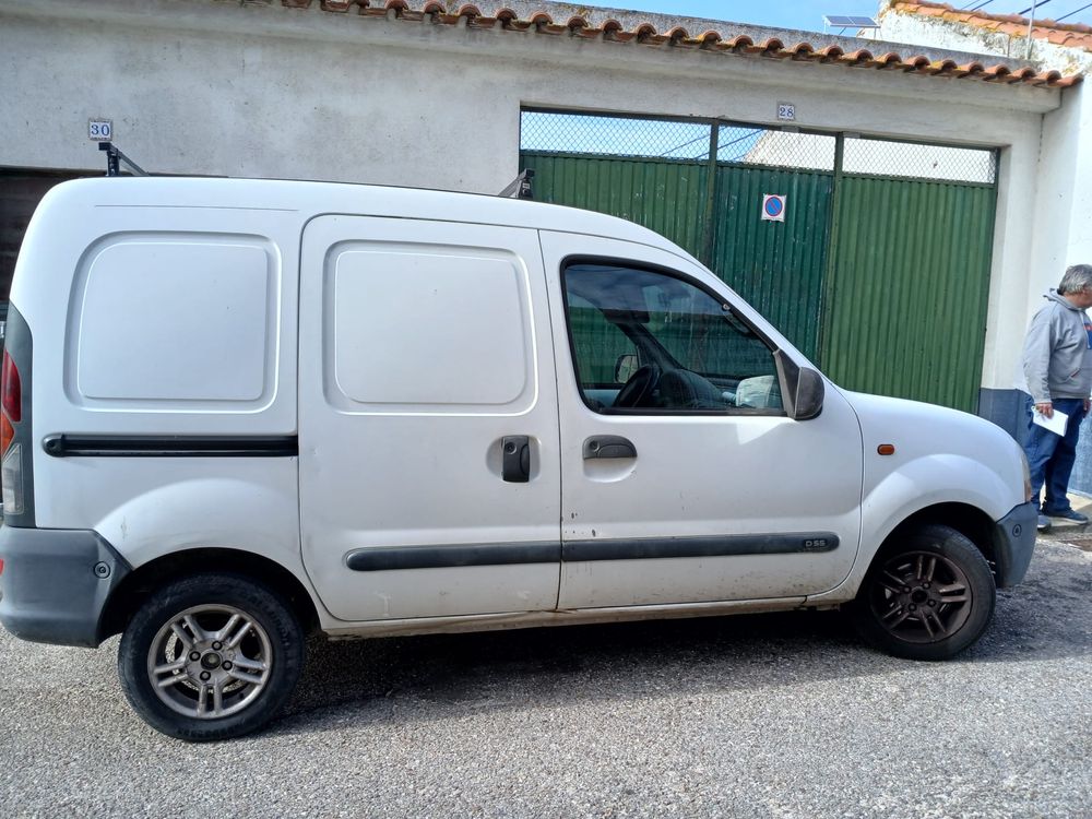 Vendo Renault Kangoo andar e outra para peças com documentos