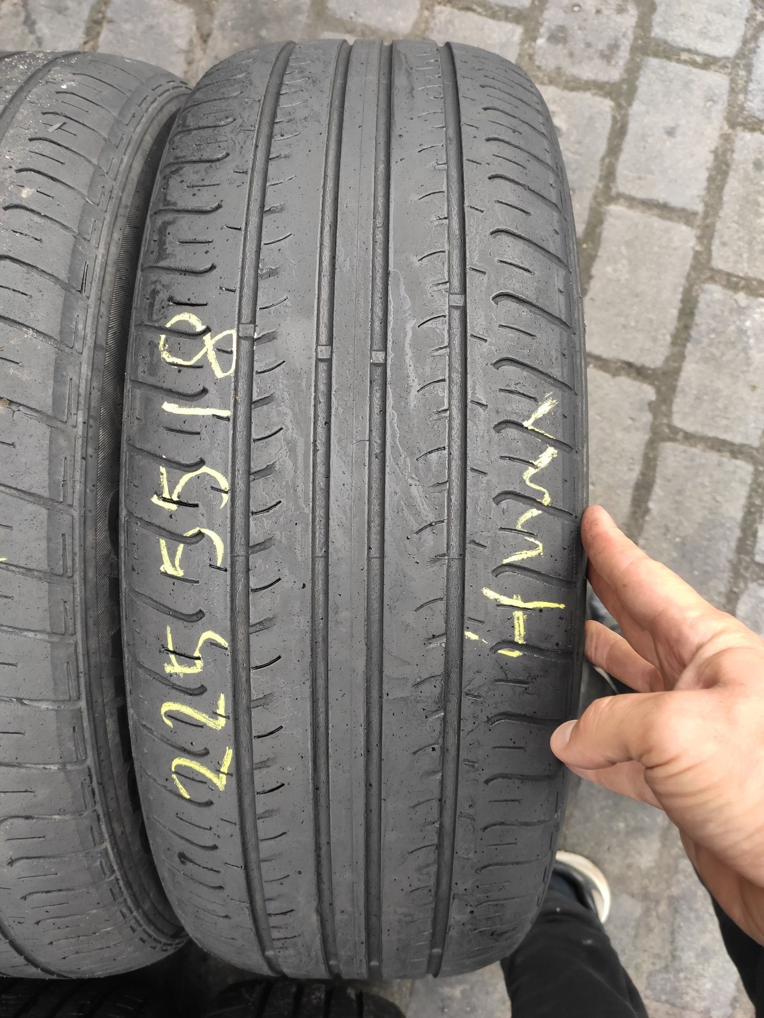 225 55 18 шини літні kumho 4mm