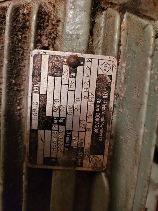 silnik elektryczny z maszyny