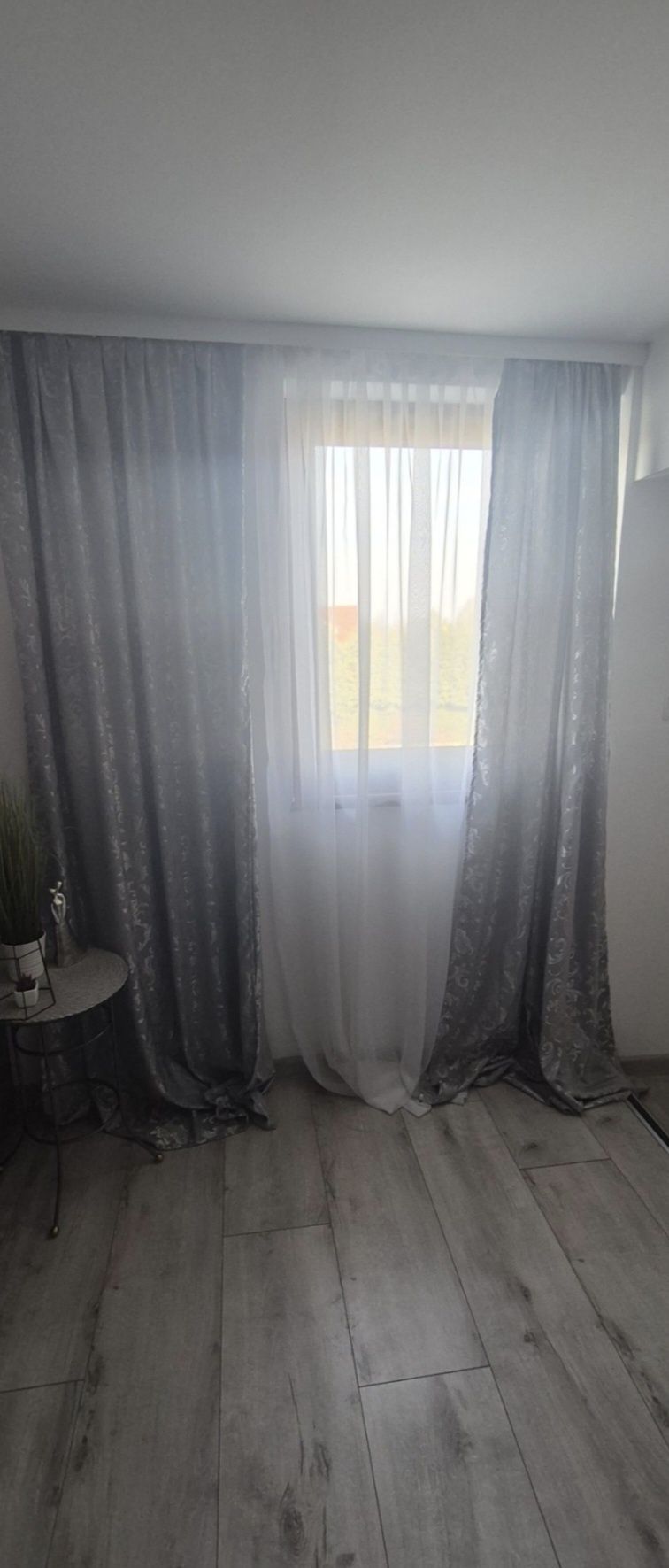 Zaslony glamour na taśmie