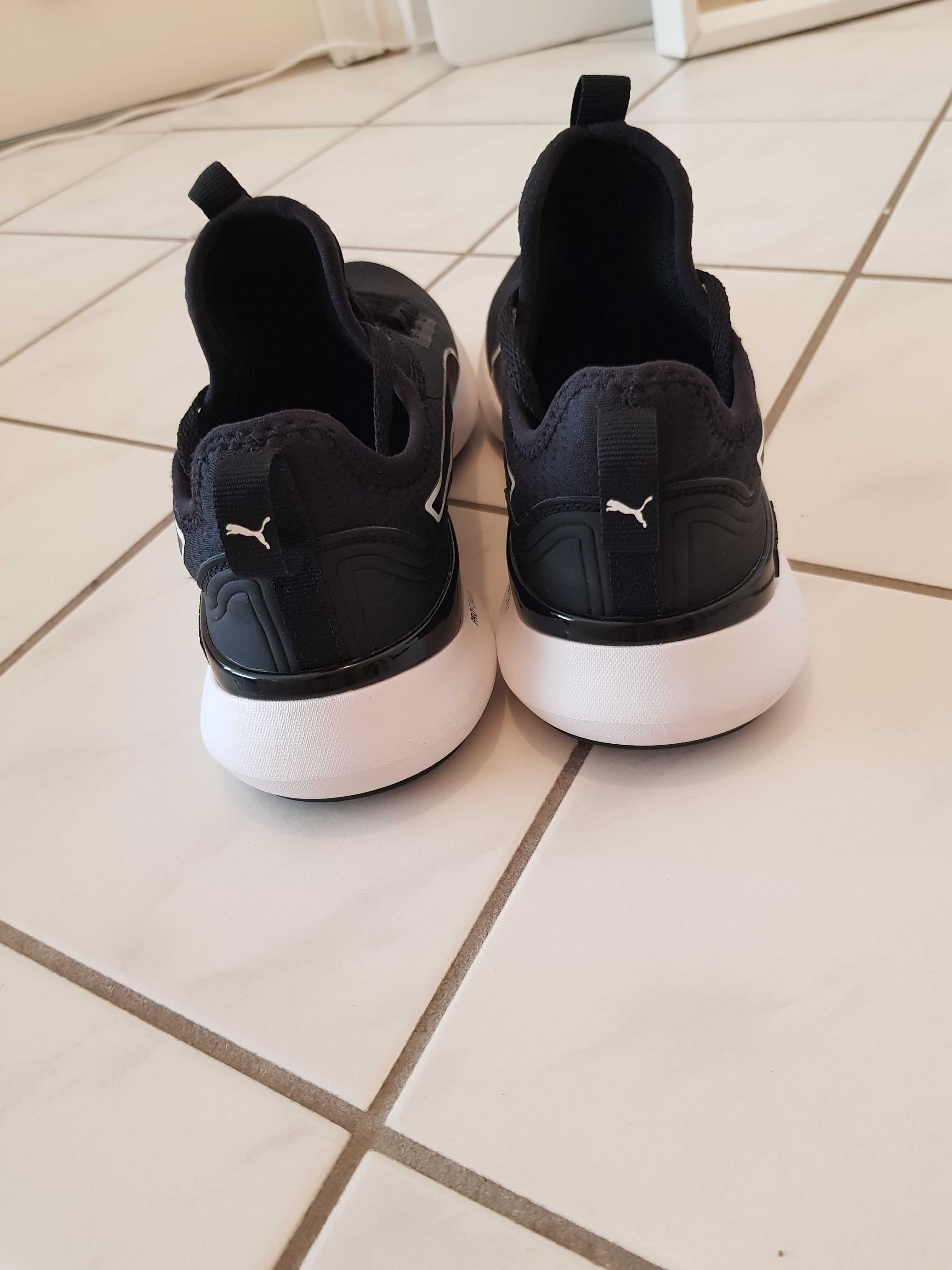 Продам женские кроссовки Puma.
