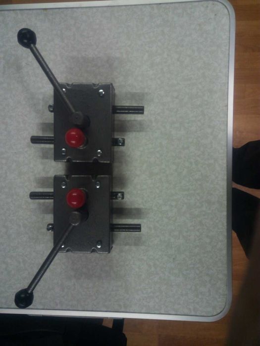 Замок двухригельный, вертикальный (журавль, с падающим ключом) гараж