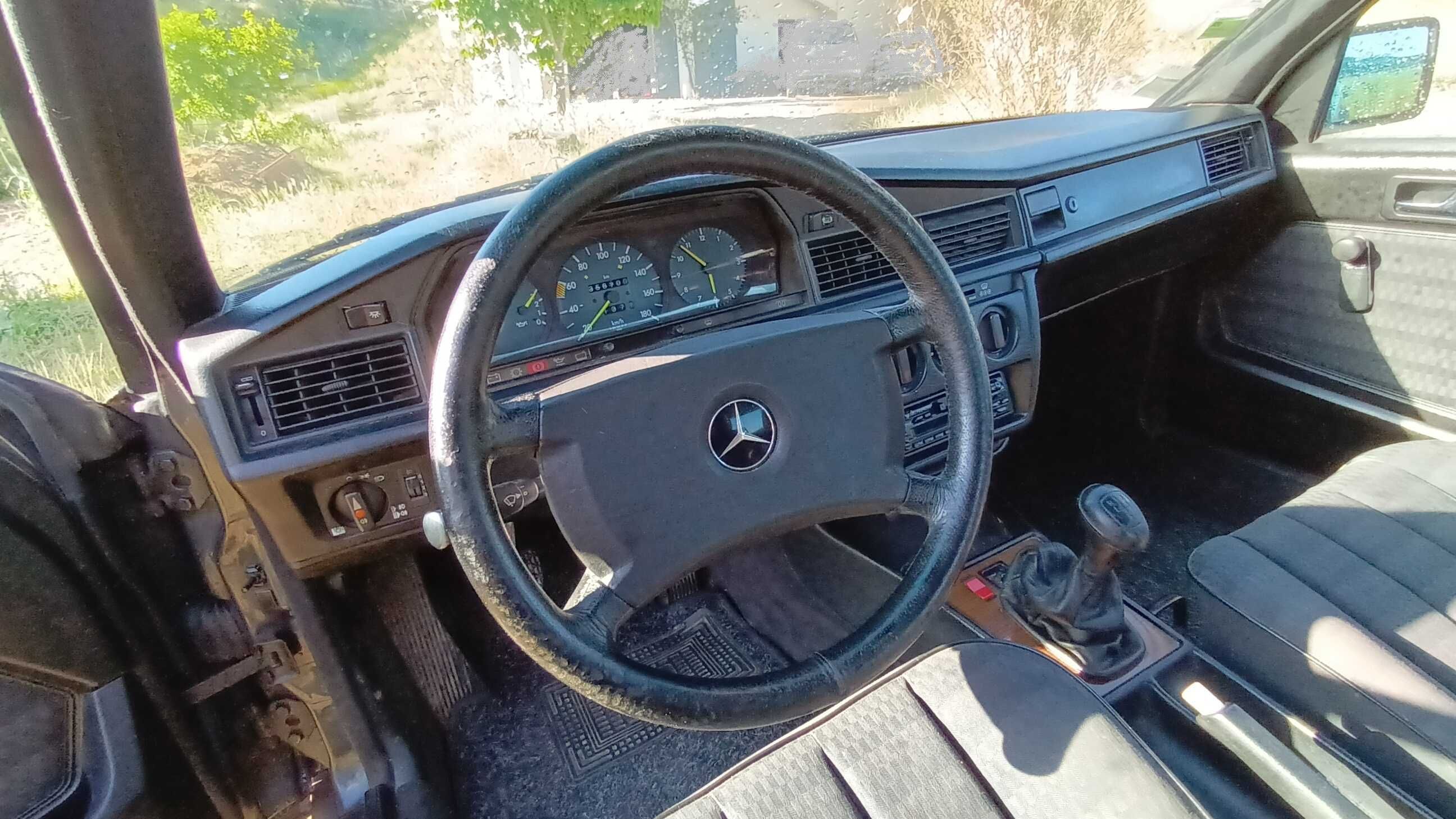 Excelente Mercedes-Benz 190D Clássico