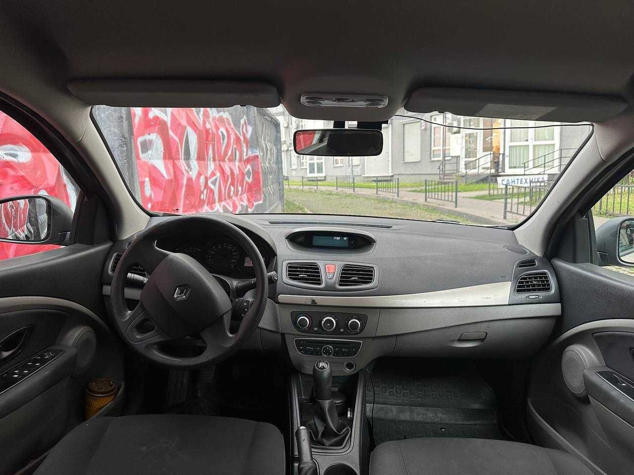 Renault Fluence 2011 | 1.6 Газ/Бензин | Перший власник