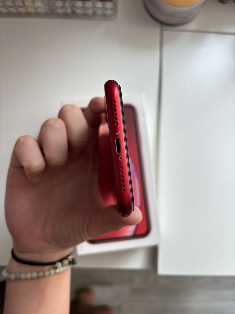 iPhone XR 64 GB Product Red – bardzo dobry stan