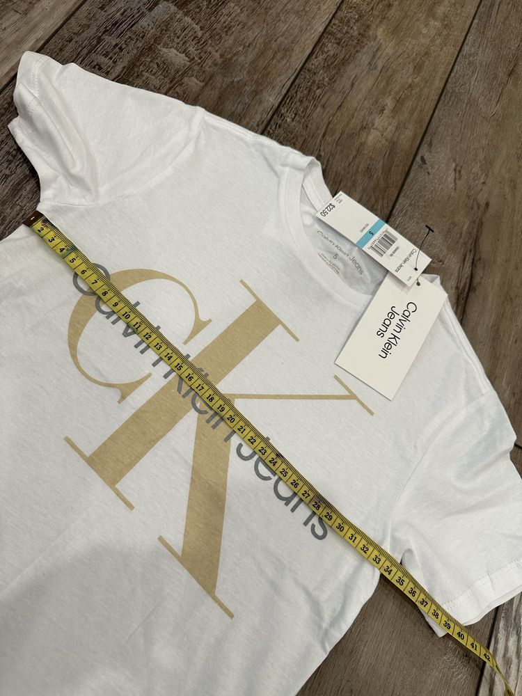 Nowa oryginalna koszulka chłopięca Calvin Klein na 5 lat