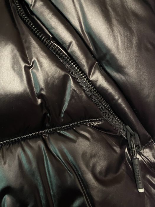 Продам зимову куртку bershka