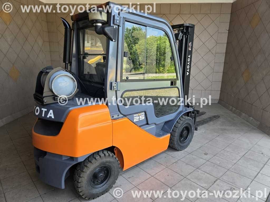 Wózek Widłowy TOYOTA 8FG25 , Kabina, wolny skok, TOYOTA 8FGF25 , LINDE