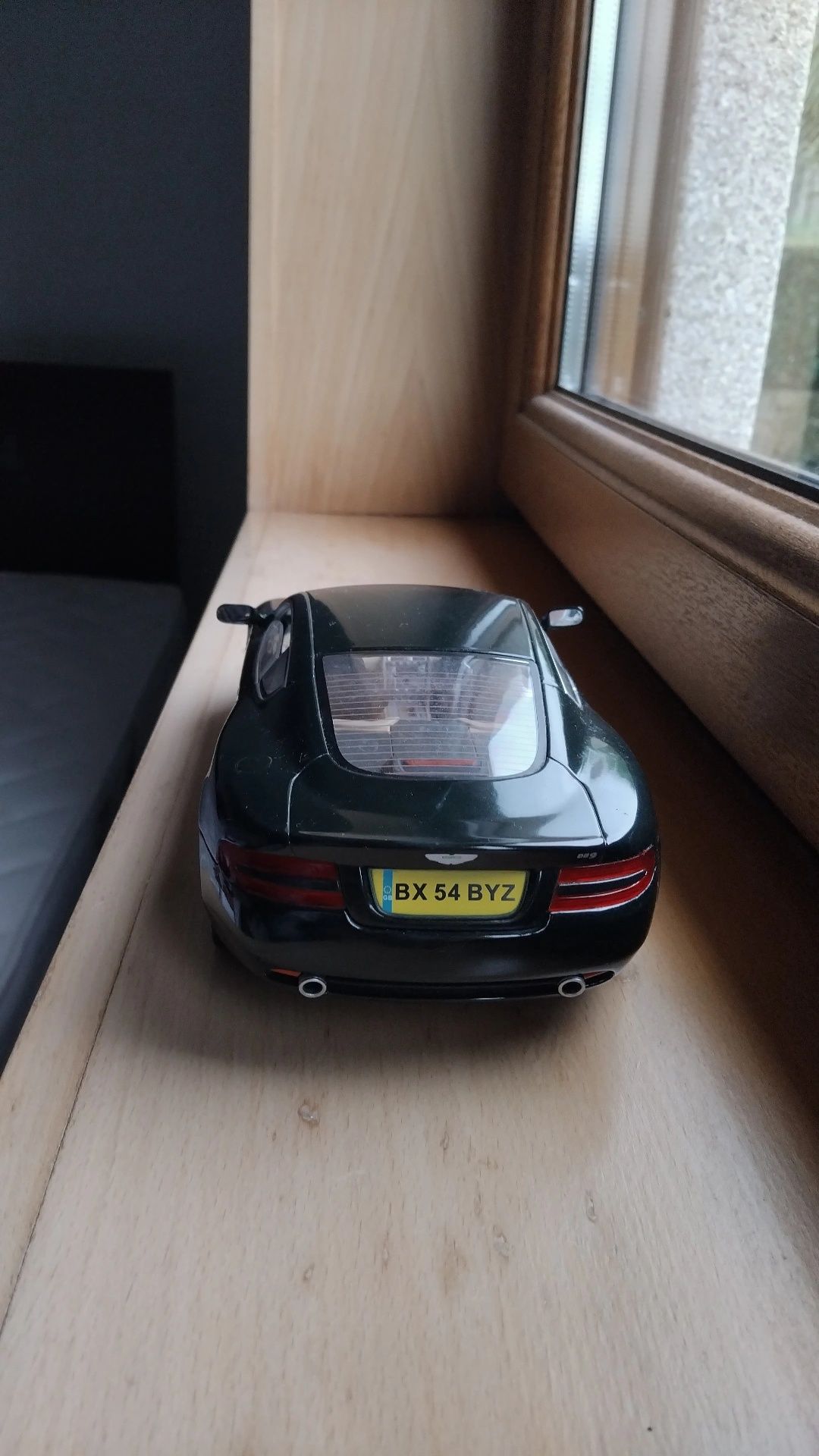 Aston Martin 1:18