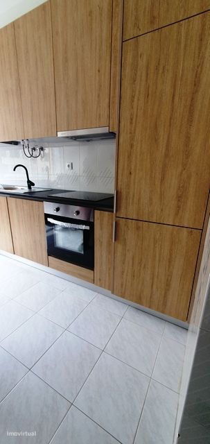 Apartamento T1 restaurado ,  Praia da Amorosa (Exp. Poente)