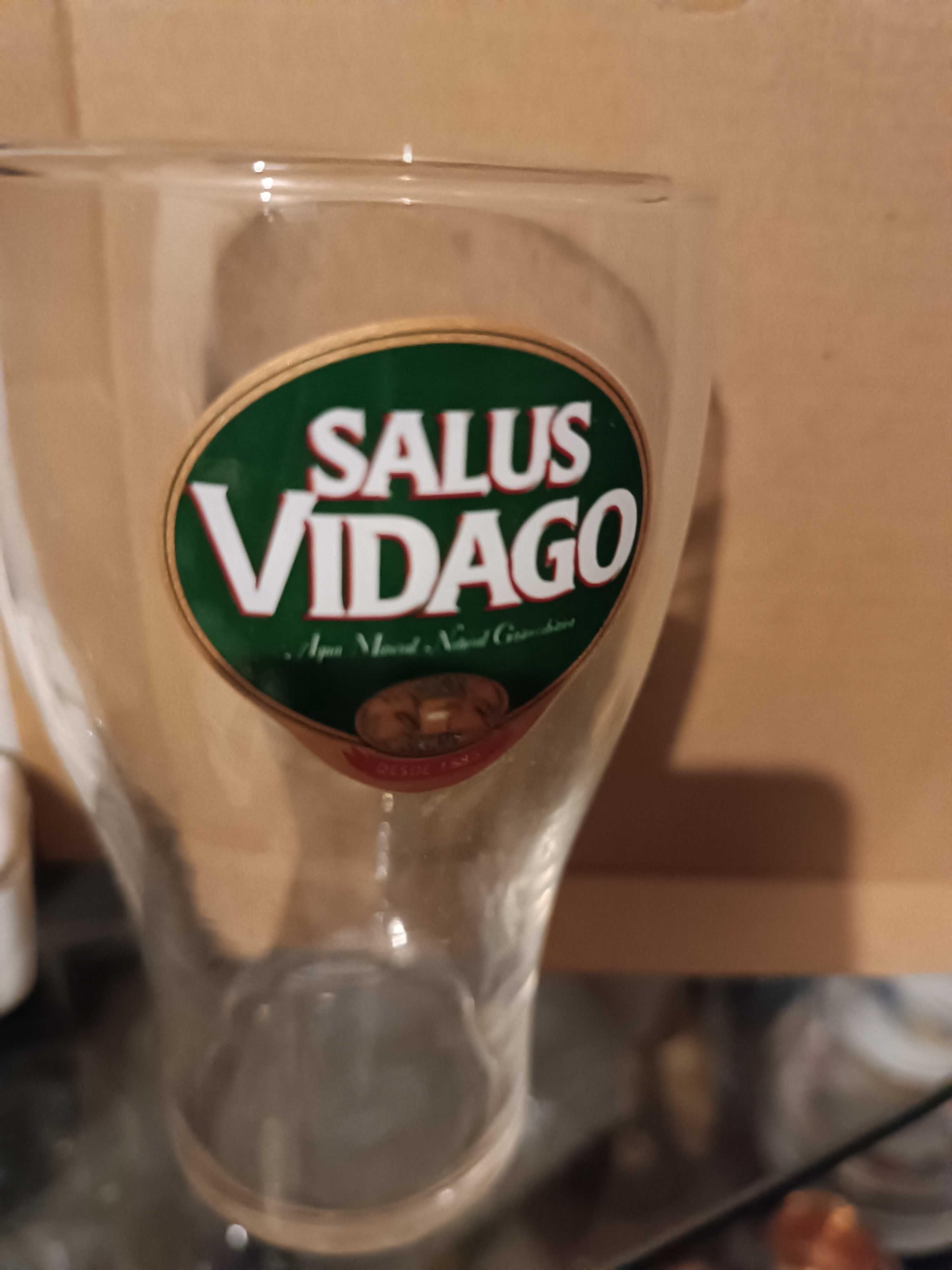 Copos de vidros com publicidade