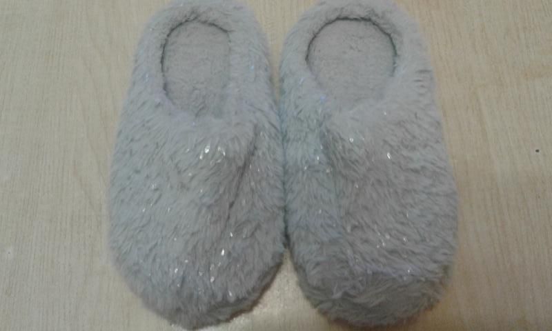 Продам детские тапочки, сапоги,кроссовки