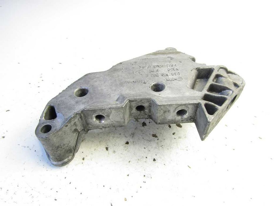 Vw Passat B6 2.0 TDI 16V BKP BKD łapa mocowanie silnika