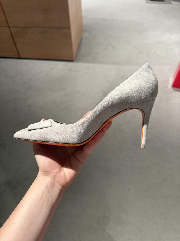 Оригінальні, нові каблуки Santoni