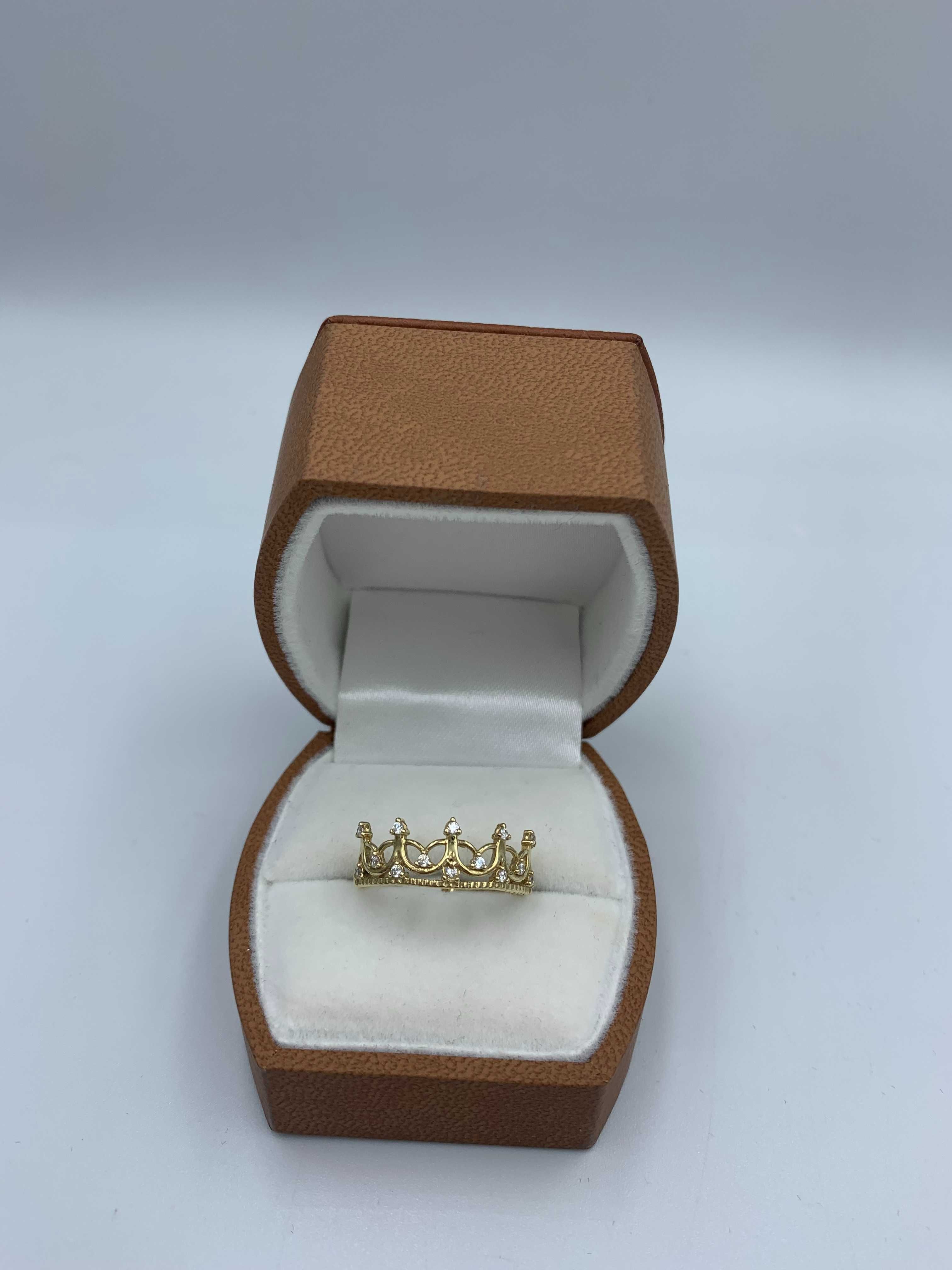 Złoty pierścionek 585 w kształcie korony