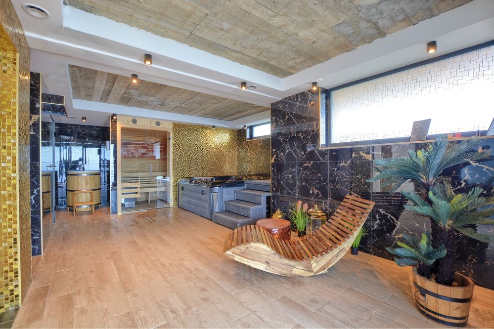 Apartament z jacuzzi na tarasie-Solina-noclegi- centrum-zapora