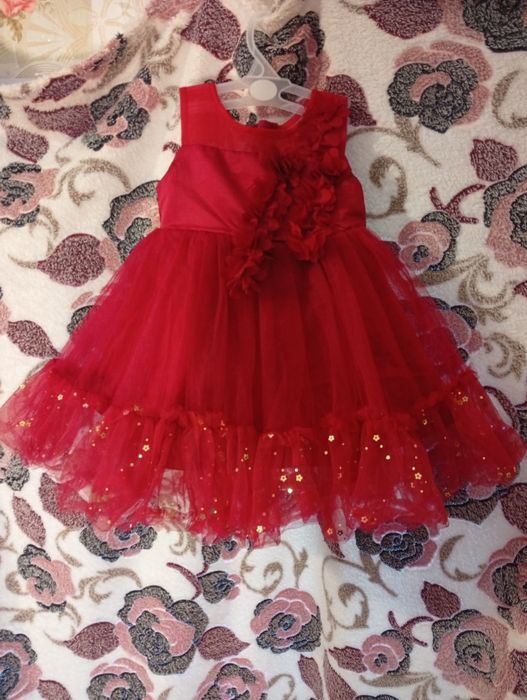 Плаття на дівчинку 1-2 года пишне