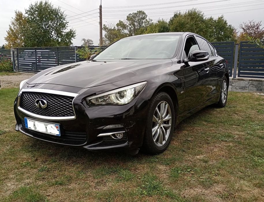 Infiniti Q50 2.2 diesel z francji do poprawek lakierniczych