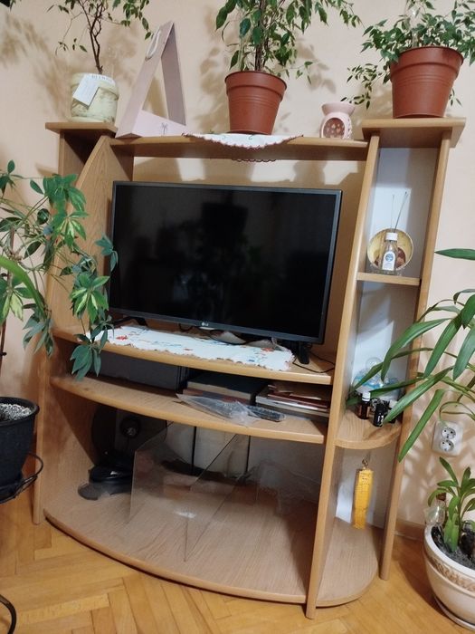 Тумба під телевізор та музикальний центр