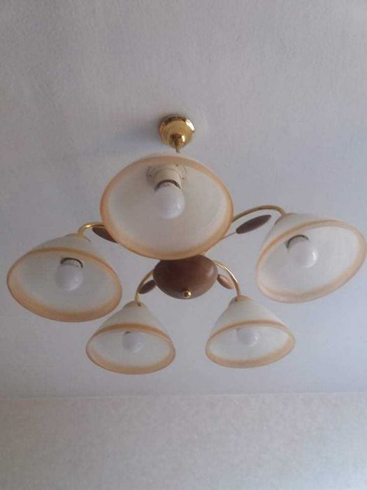 Lampa wisząca z pięcioma punktami światła