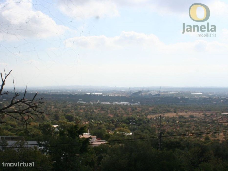 Terreno urbano com vista a mar em Santa Barbara de Nexe