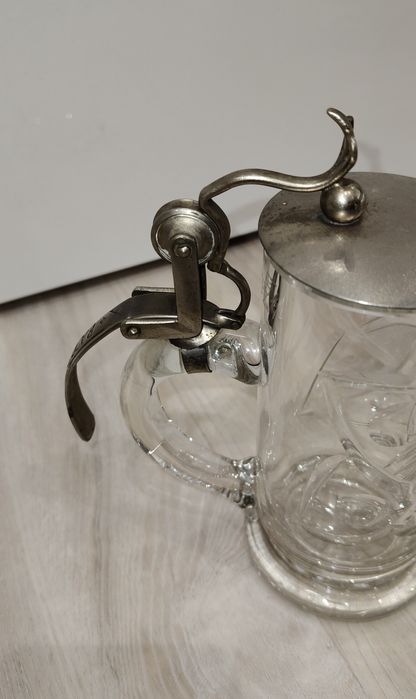 Stary, zdobiony kufel do piwa. Patent.