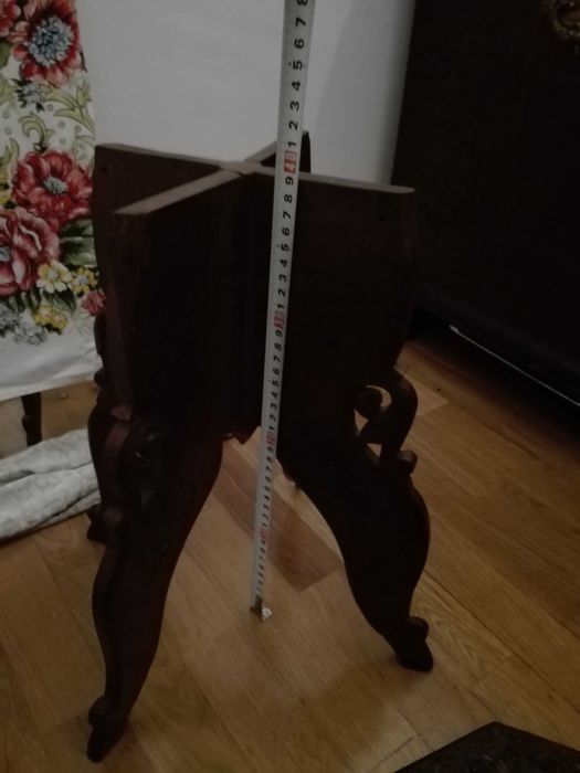 Mesa de apoio em madeira indiana, desmontável.