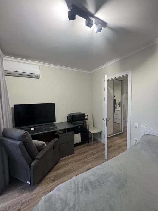 Продам 1 комнатную квартиру на Фрунзенском !Левый берег! Донецкое шосс